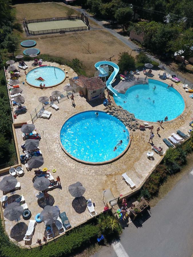 Country Camp Camping Le Clou Meynard Extérieur photo